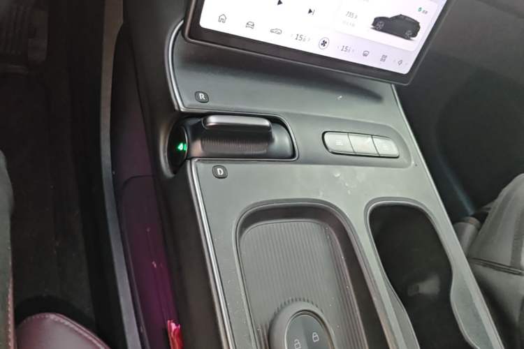 Used Nio ET5T 2024 75kWh Touring Gear Lever