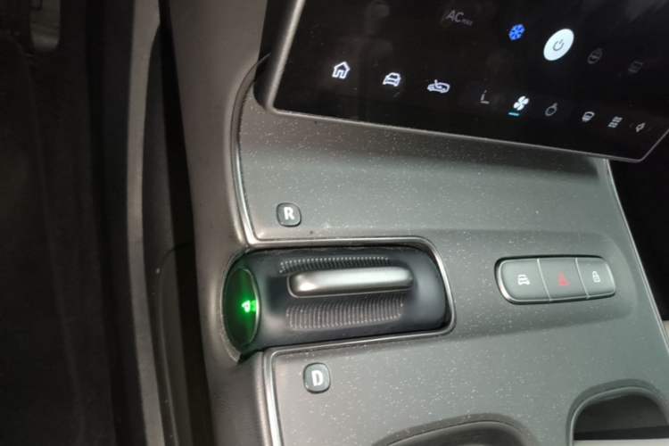 Used Nio ET5T 2024 75kWh Touring Gear Lever