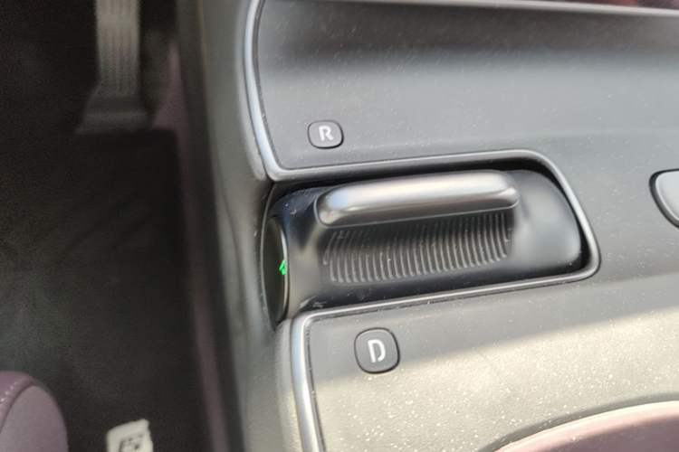 Used Nio ET5T 2024 75kWh Touring Gear Lever
