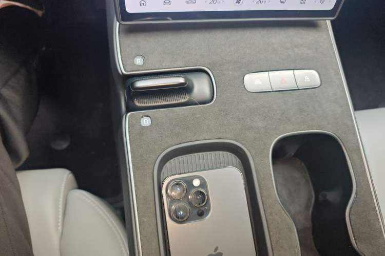 Used Nio ET5T 2024 75kWh Touring Gear Lever