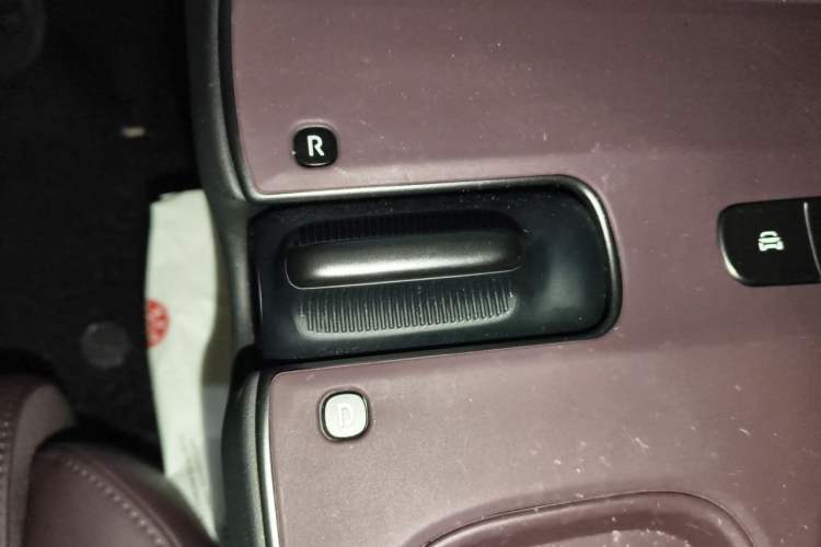Used Nio ET5T 2024 75kWh Touring Gear Lever
