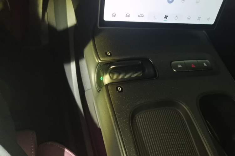 Used Nio ET5T 2024 75kWh Touring Gear Lever