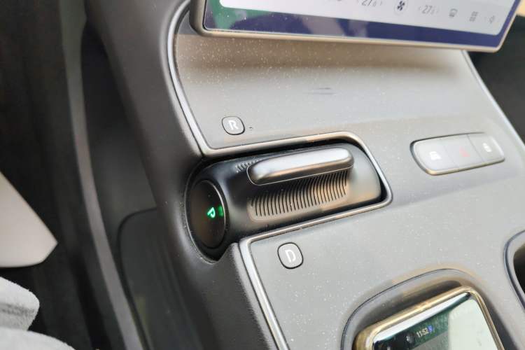 Used Nio ET5T 2024 75kWh Touring Gear Lever