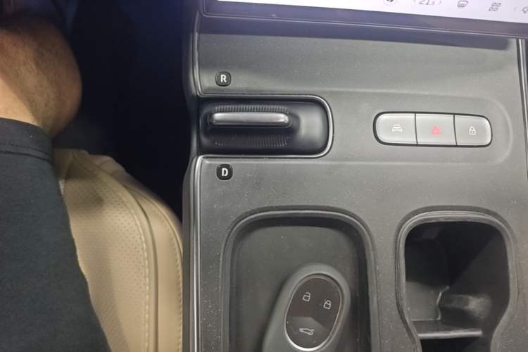 Used Nio ET5T 2024 75kWh Touring Gear Lever