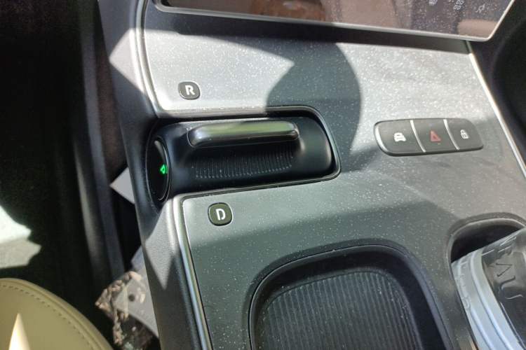 Used Nio ET5T 2024 75kWh Touring Gear Lever