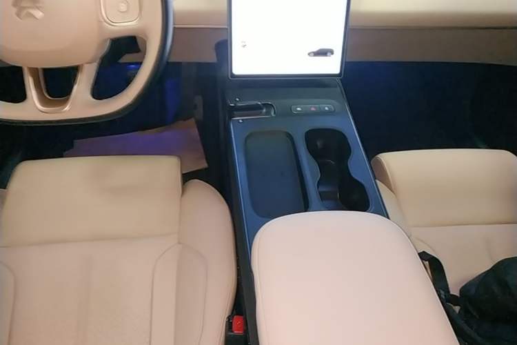 Used Nio ET5T 2024 75kWh Touring Gear Lever