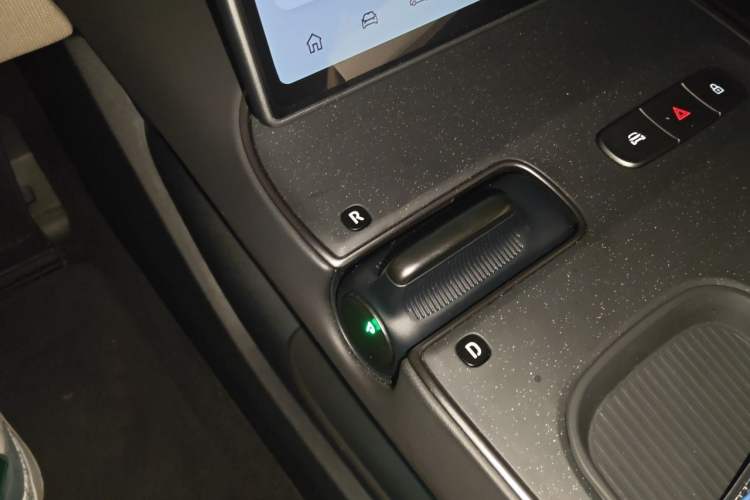 Used Nio ET5T 2024 75kWh Touring Gear Lever
