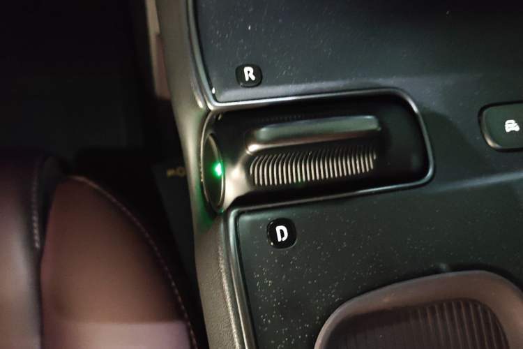 Used Nio ET5T 2024 75kWh Touring Gear Lever