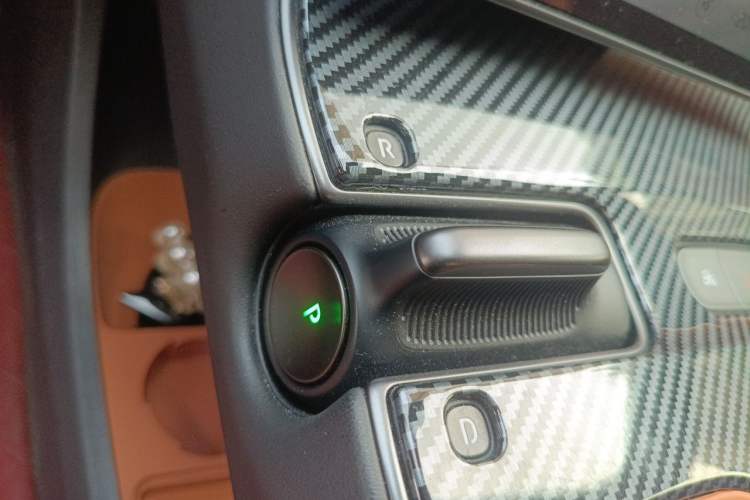 Used Nio ET5T 2024 75kWh Touring Gear Lever