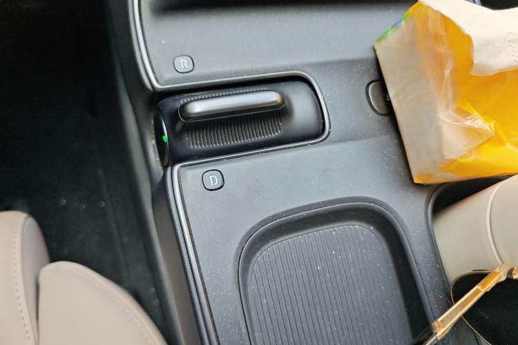 Used Nio ET5T 2024 75kWh Touring Gear Lever