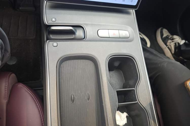 Used Nio ET5T 2024 75kWh Touring Gear Lever