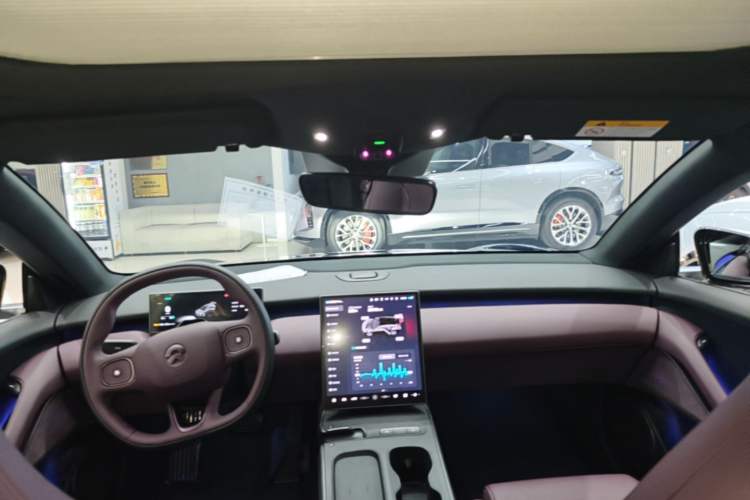 Used Nio ET5T 2024 75kWh Touring Headliner