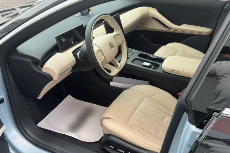 Used Nio ET5T 2024 75kWh Touring Interior 1