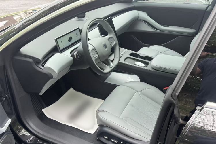 Used Nio ET5T 2024 75kWh Touring Interior 1