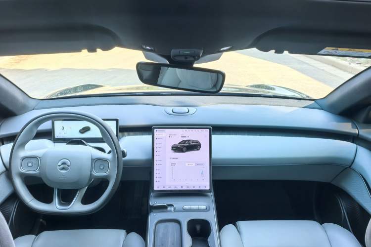 Used Nio ET5T 2024 75kWh Touring Interior 1