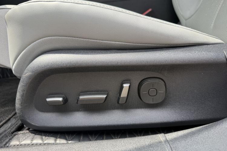 Used Nio ET5T 2024 75kWh Touring Interior 1