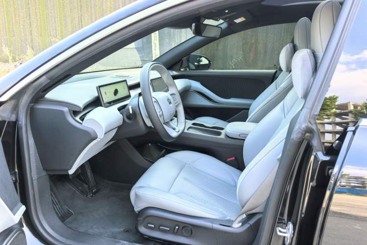 Used Nio ET5T 2024 75kWh Touring Interior 2