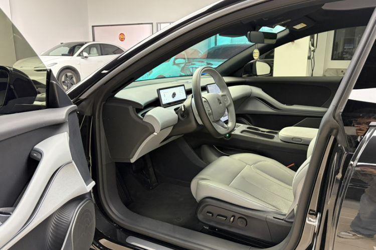Used Nio ET5T 2024 75kWh Touring Interior 3