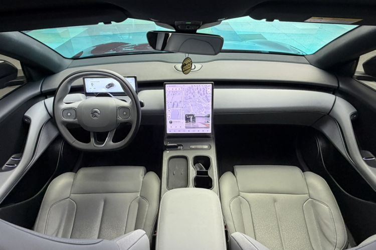 Used Nio ET5T 2024 75kWh Touring Interior 4