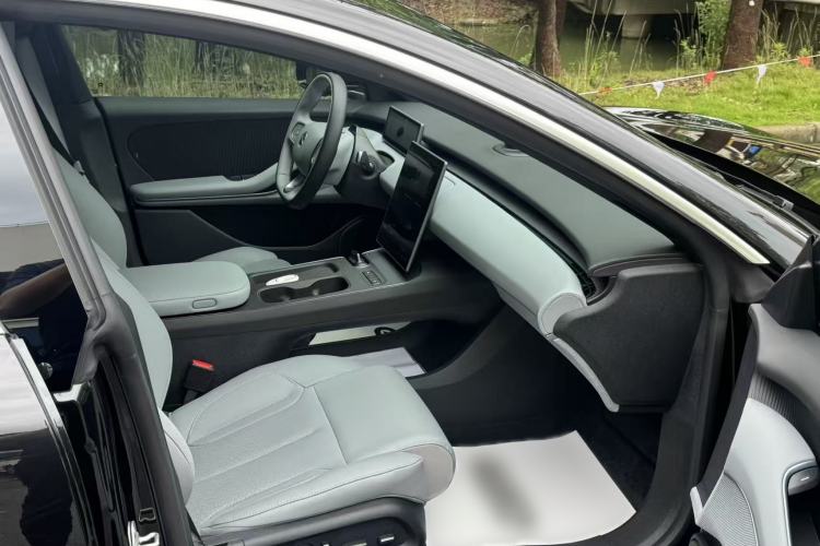 Used Nio ET5T 2024 75kWh Touring Interior 8