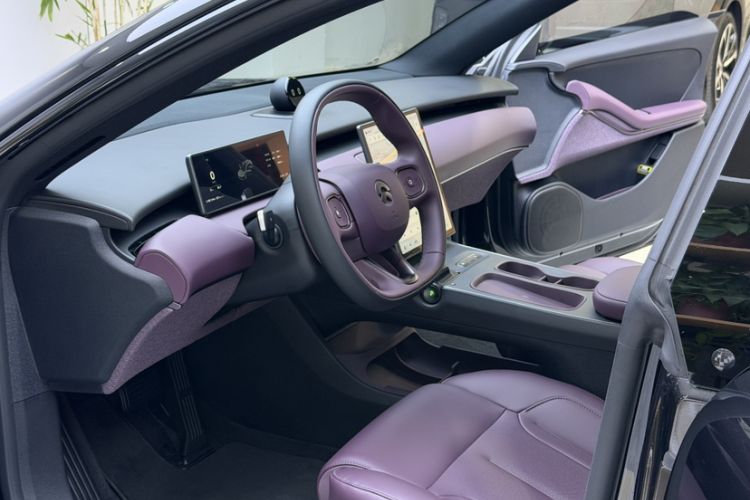 Used Nio ET5T 2024 75kWh Touring Interior 8