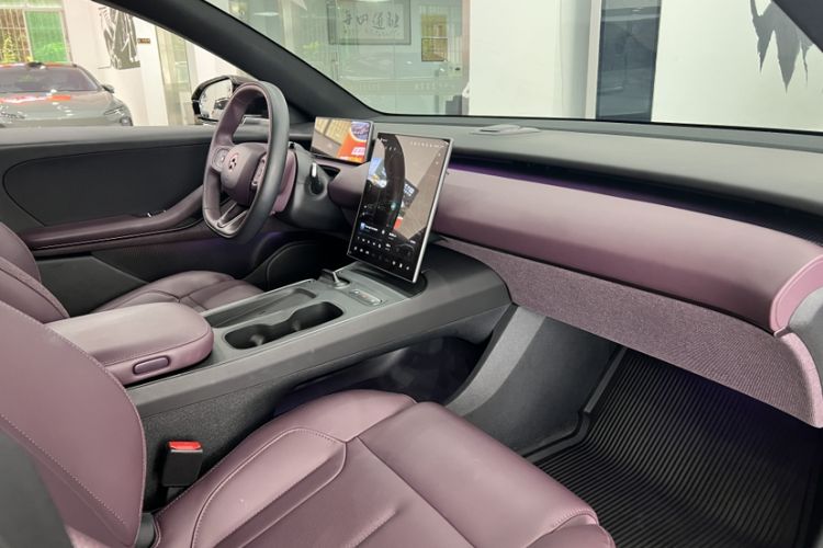 Used Nio ET5T 2024 75kWh Touring Interior 9
