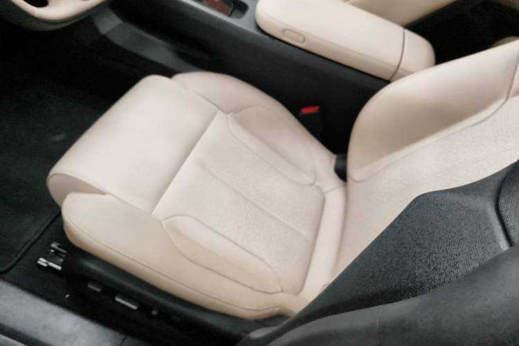 Used Nio ET5T 2024 75kWh Touring Left Front Seat