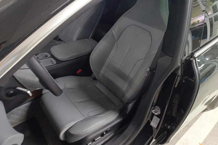 Used Nio ET5T 2024 75kWh Touring Left Front Seat