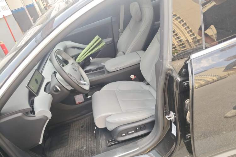 Used Nio ET5T 2024 75kWh Touring Left Front Seat