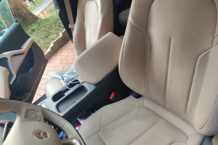 Used Nio ET5T 2024 75kWh Touring Left Front Seat