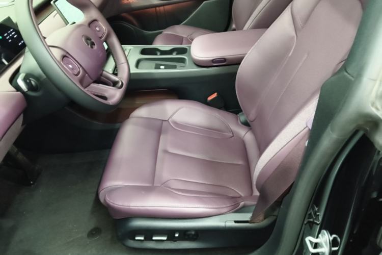 Used Nio ET5T 2024 75kWh Touring Left Front Seat