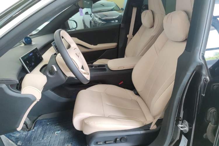 Used Nio ET5T 2024 75kWh Touring Left Front Seat