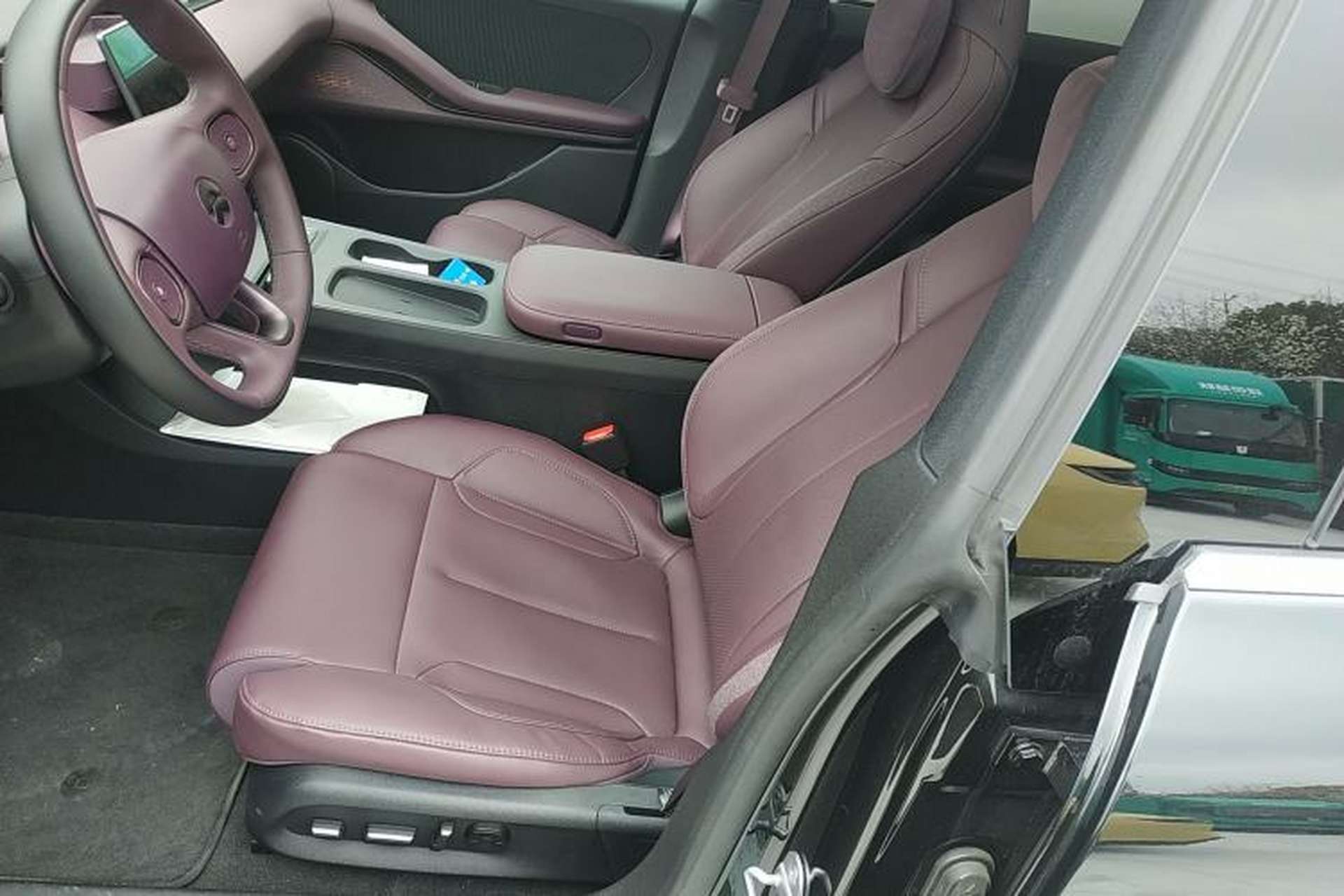 Used Nio ET5T 2024 75kWh Touring Left Front Seat