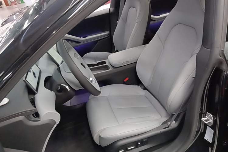 Used Nio ET5T 2024 75kWh Touring Left Front Seat