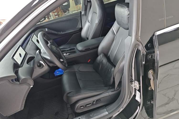 Used Nio ET5T 2024 75kWh Touring Left Front Seat