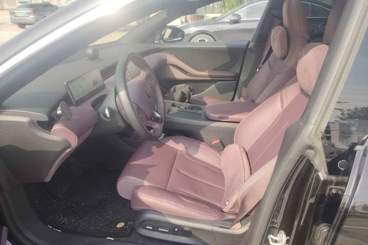 Used Nio ET5T 2024 75kWh Touring Left Front Seat