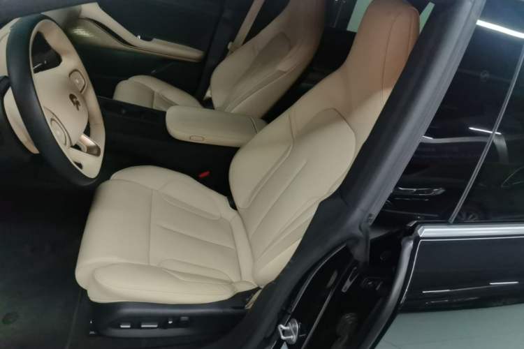 Used Nio ET5T 2024 75kWh Touring Left Front Seat