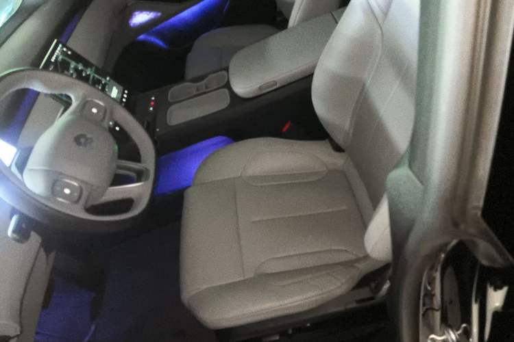 Used Nio ET5T 2024 75kWh Touring Left Front Seat