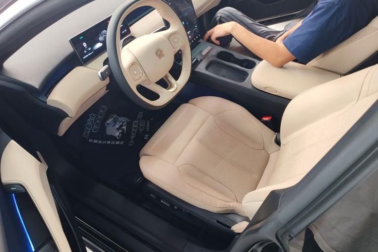 Used Nio ET5T 2024 75kWh Touring Left Front Seat