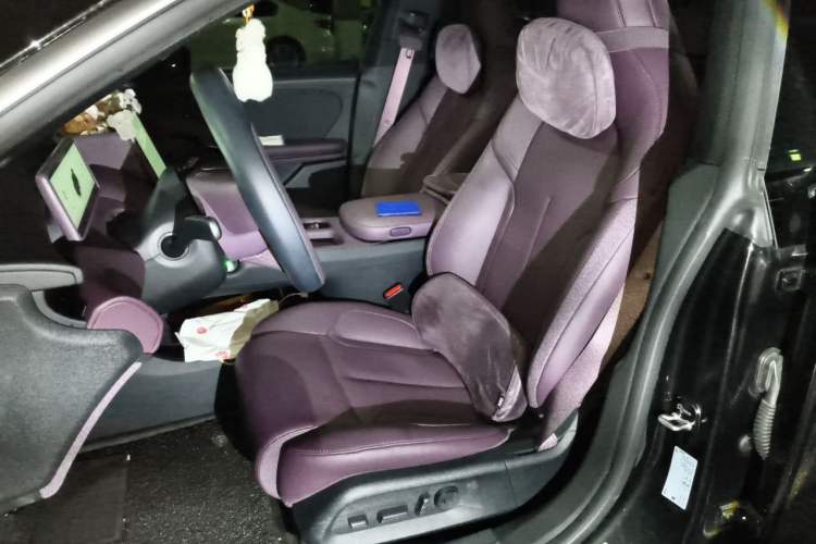 Used Nio ET5T 2024 75kWh Touring Left Front Seat