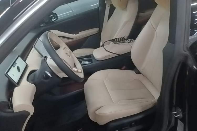 Used Nio ET5T 2024 75kWh Touring Left Front Seat