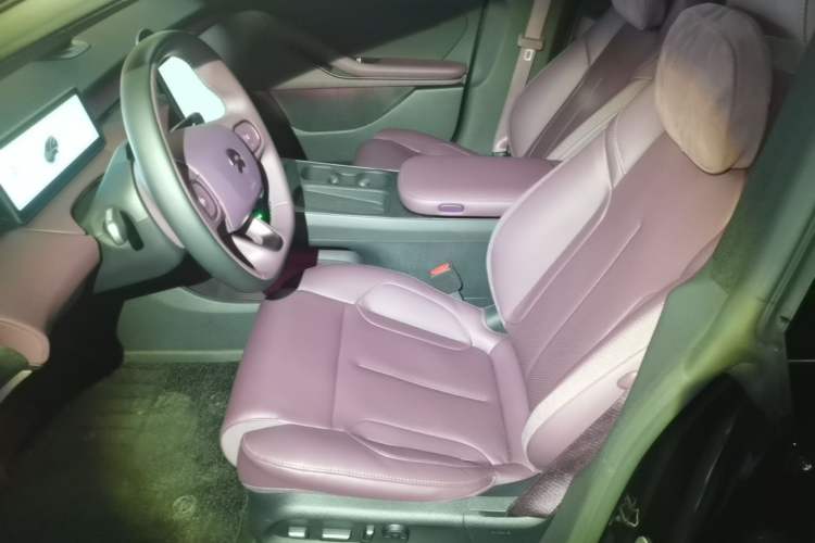 Used Nio ET5T 2024 75kWh Touring Left Front Seat