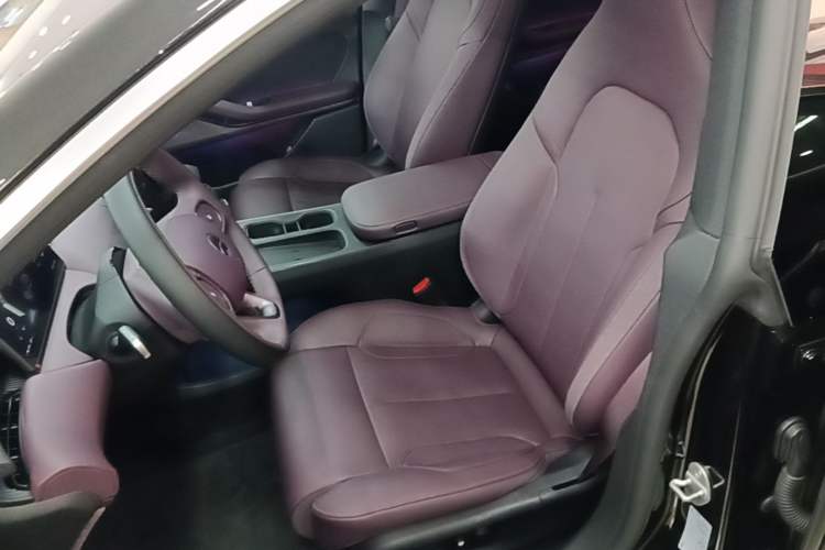 Used Nio ET5T 2024 75kWh Touring Left Front Seat