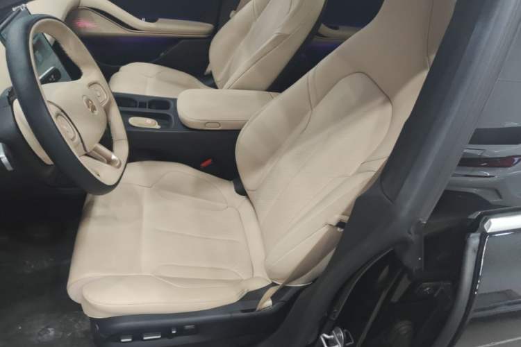 Used Nio ET5T 2024 75kWh Touring Left Front Seat