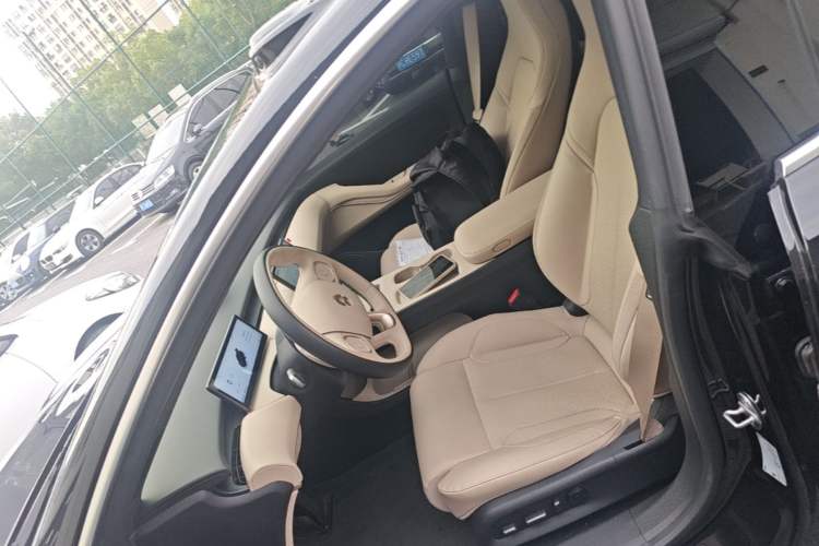 Used Nio ET5T 2024 75kWh Touring Left Front Seat