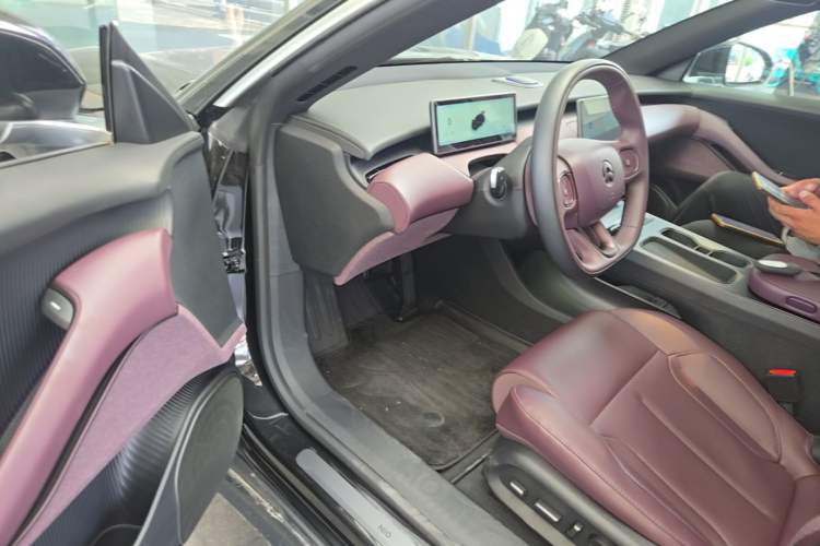 Used Nio ET5T 2024 75kWh Touring Left Front Seat