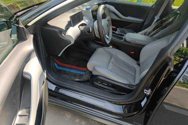 Used Nio ET5T 2024 75kWh Touring Left Front Seat