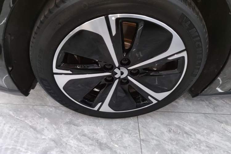 Used Nio ET5T 2024 75kWh Touring Left Front Wheel Hub