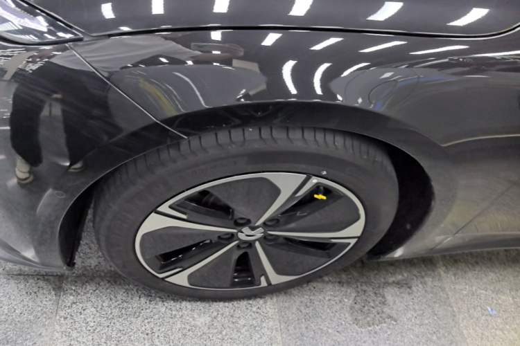 Used Nio ET5T 2024 75kWh Touring Left Front Wheel Hub