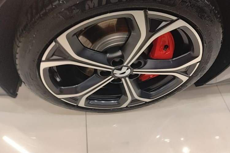 Used Nio ET5T 2024 75kWh Touring Left Front Wheel Hub